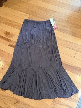 Lapis NWT Gray Maxi Skirt Sz M Gored Mermaid Hem Boho Flowy Elastic Waist
